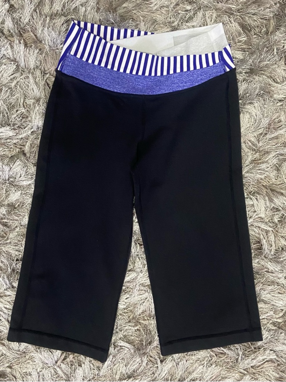 Lululemon  Women Black Capri Leggings with Blue Stripe Waistband